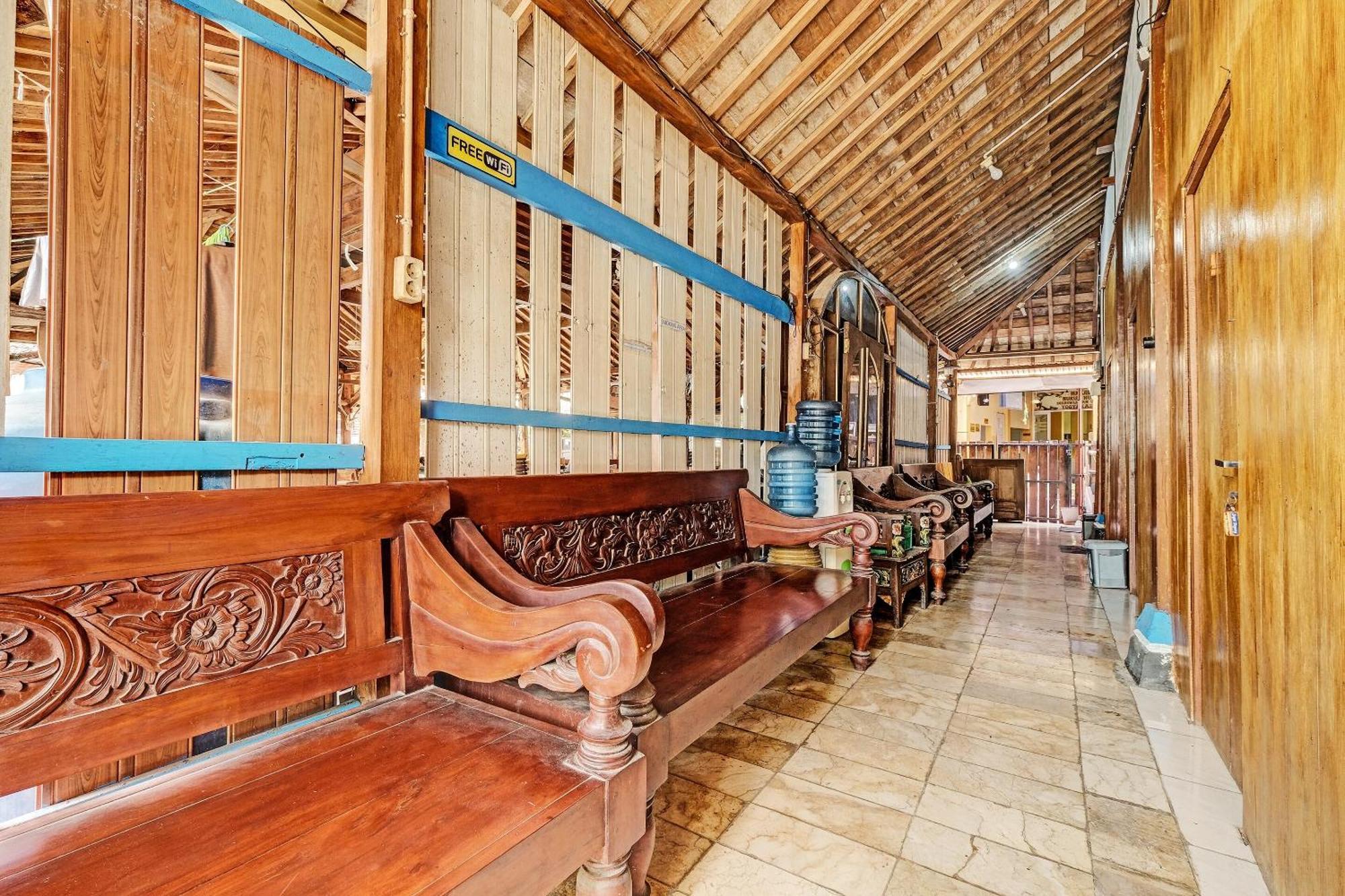 Spot On 91916 Joglo Doyong Homestay Syariah Jogyakarta Zewnętrze zdjęcie